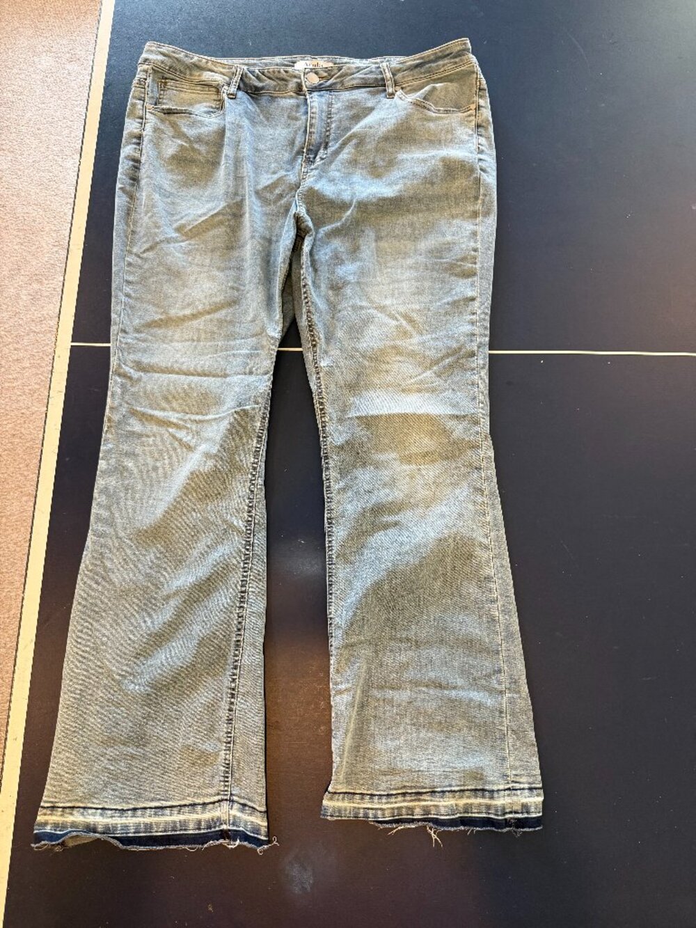Arula Boot-cut jeans
